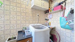 Image 15 - 875048