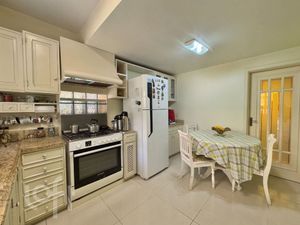 Image 22 - 875049