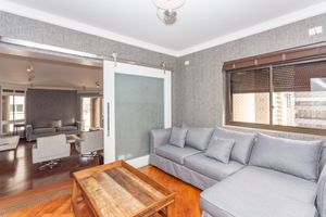 Image 19 - 875054