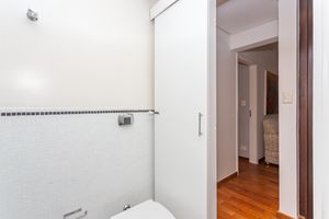 Image 33 - 875054