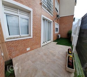 Image 19 - 875067