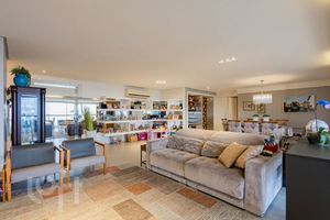 Image 30 - 875073