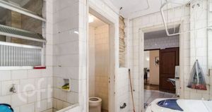 Image 4 - 875092