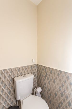 Image 19 - 875115
