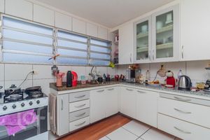 Image 11 - 875123