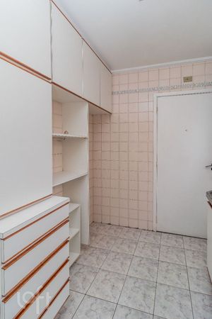 Image 7 - 875130