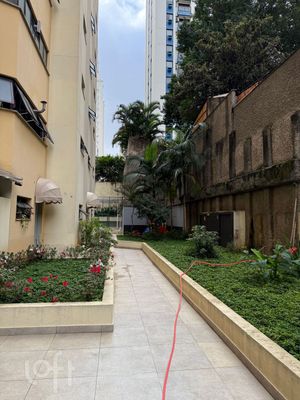 Image 13 - 875130