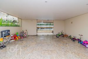 Image 37 - 875130