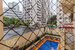 Image 5 - 875130