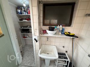 Image 12 - 875130