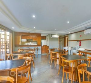Image 17 - 875133