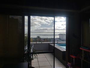 Image 11 - 875137