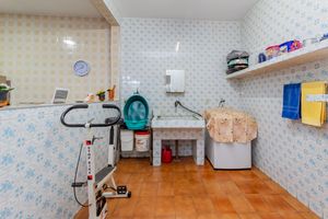 Image 32 - 875143