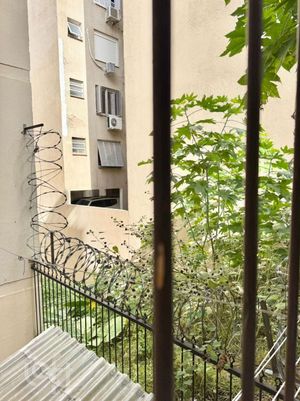 Image 19 - 875146