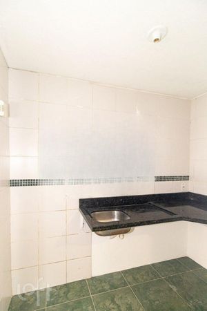 Image 7 - 875147