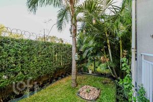 Image 10 - 875151