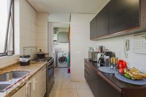 Image 10 - 875152