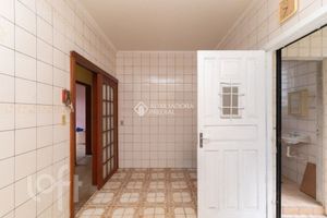 Image 6 - 875153