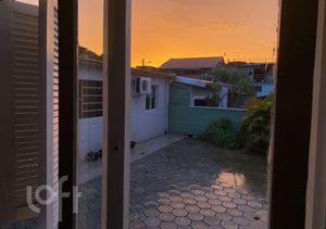 Image 11 - 875158