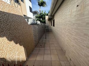 Image 19 - 875165