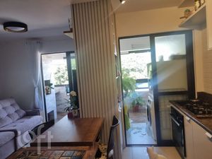 Image 8 - 875170