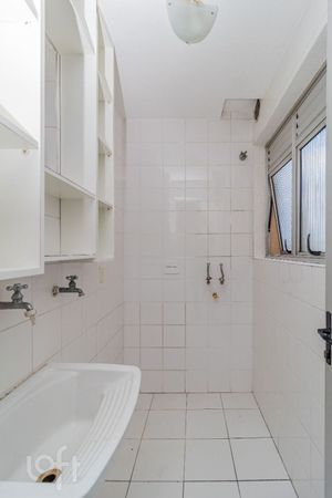 Image 32 - 875171