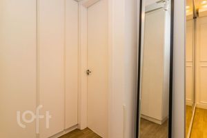 Image 19 - 875177