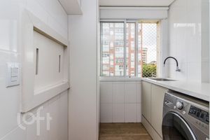 Image 11 - 875177