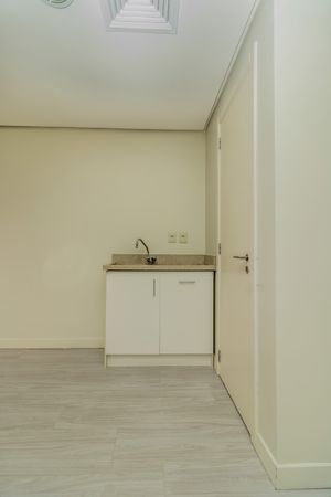 Image 9 - 875179