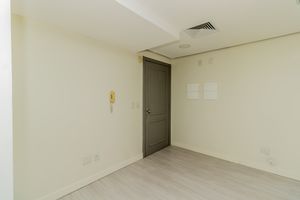 Image 10 - 875179