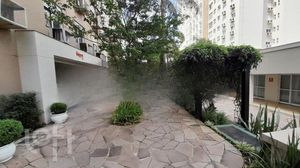 Image 15 - 875185