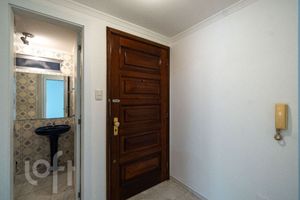 Image 11 - 875193