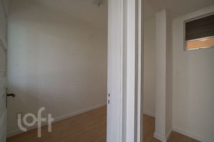 Image 10 - 875193
