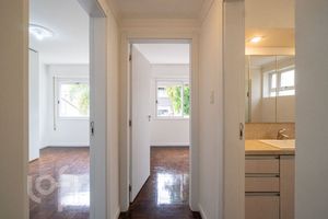 Image 13 - 875193