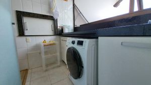 Image 12 - 875202