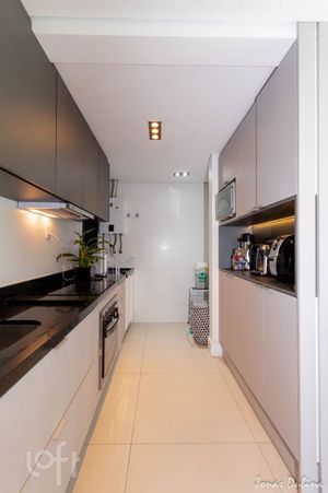 Image 19 - 875214