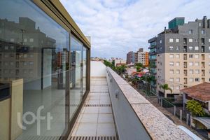 Image 24 - 875215