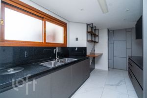 Image 9 - 875215