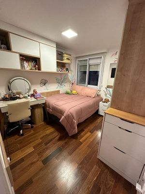 Image 13 - 875249
