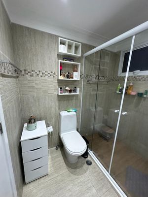Image 12 - 875249
