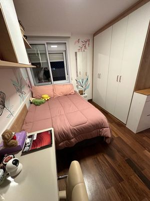 Image 15 - 875249