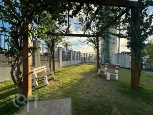 Image 17 - 875255