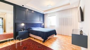 Image 18 - 875256