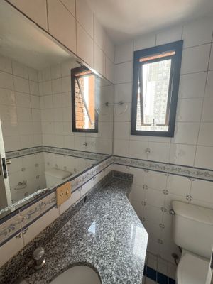Image 11 - 875267