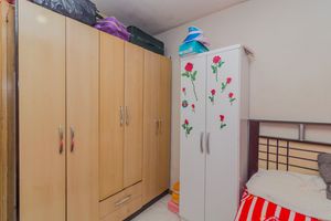 Image 6 - 875268