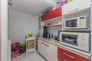 Image 11 - 875268