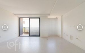 Image 3 - 875280