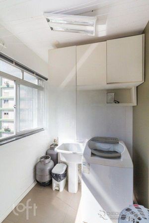 Image 13 - 875299