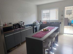 Image 18 - 875301