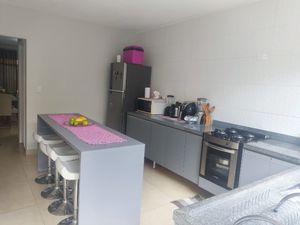Image 12 - 875301